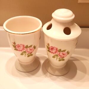 Vintage bath accessories